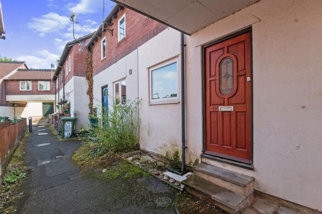 Main image of property: Kinnerton Way, EXETER