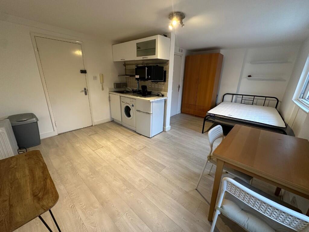 Main image of property: Oaklands Grove, London, W12