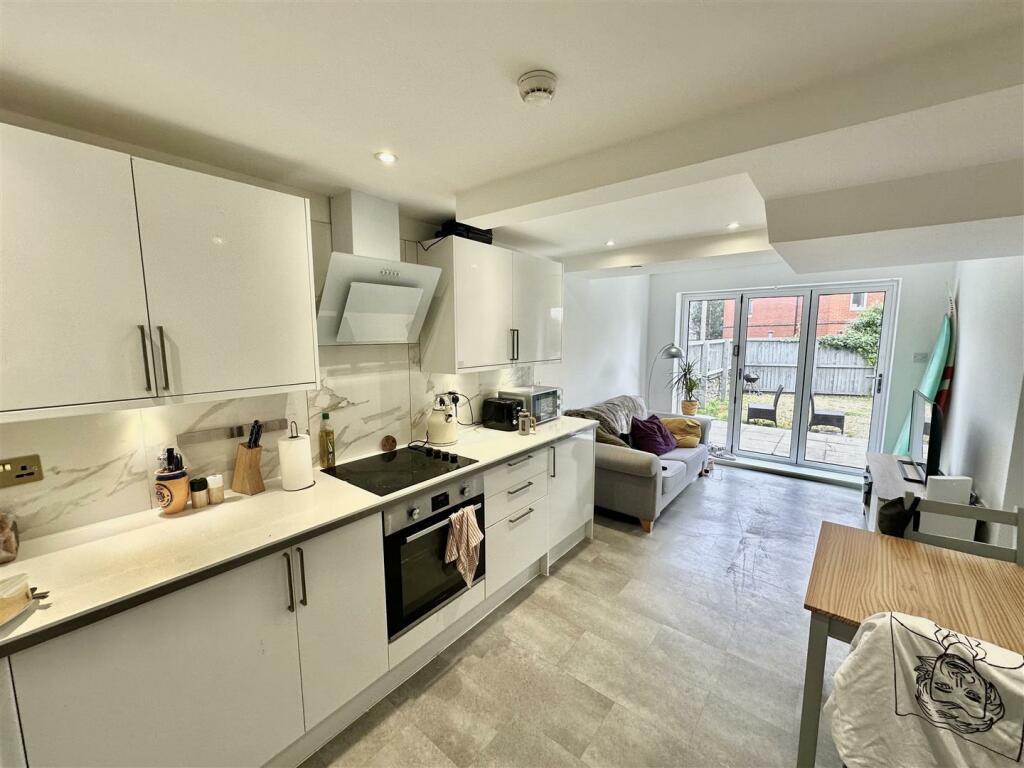 Additional property image - Connaught Road, Flat 5, Cardiff