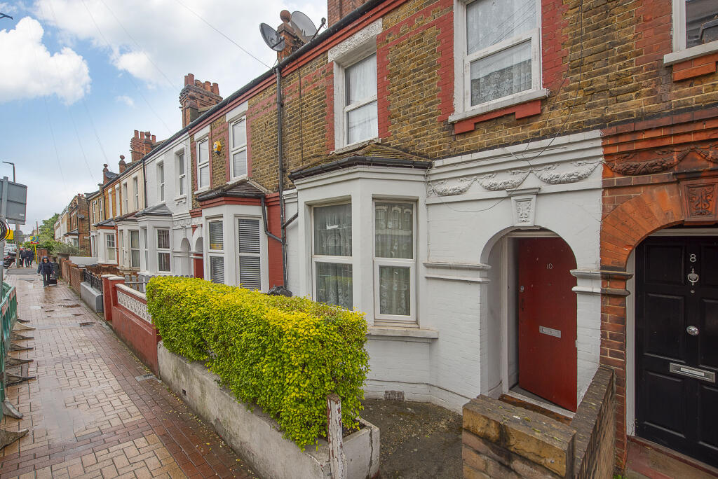 Main image of property: Chestnut Grove, London, SW12