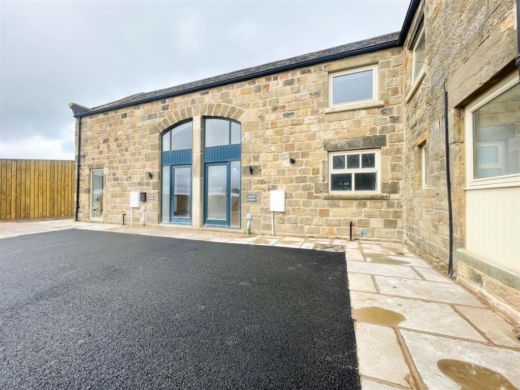Main image of property: Heatherside, Kirkedge Farm, High Bradfield, S6