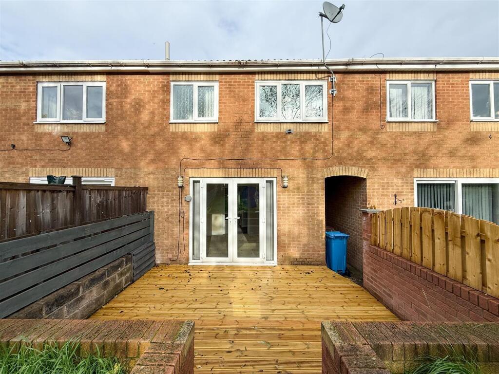 Main image of property: Oakfern Grove, High Green, S35