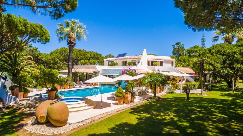 Villa for sale in Algarve, Quinta Do Lago, Portugal