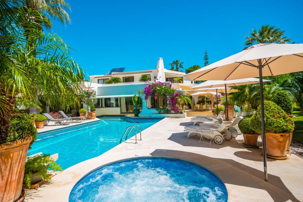 Villa for sale in Algarve, Quinta Do Lago, Portugal