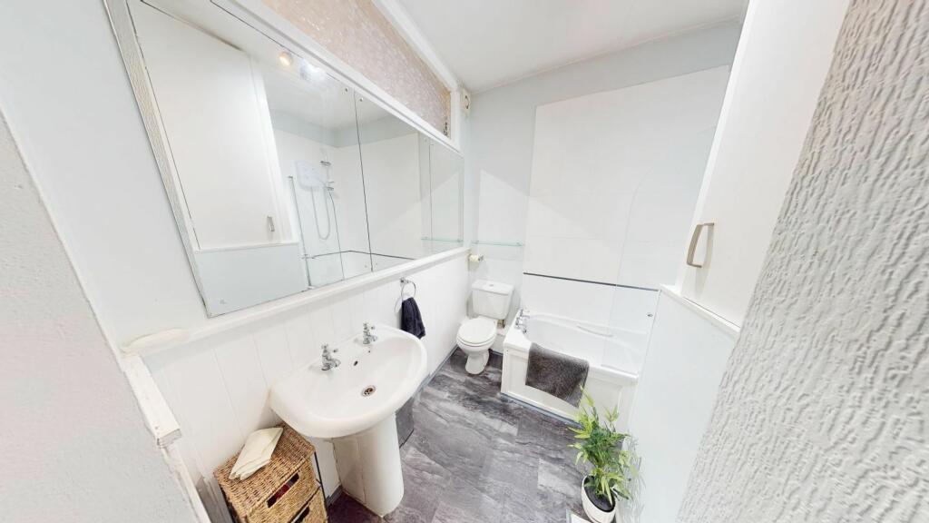 Additional property image - Barn Hill, Westhoughton, BL5