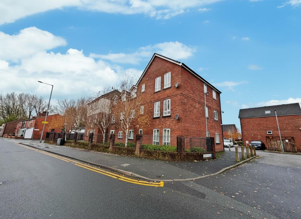 Main image of property: Bolton Road, Westhoughton, BL5