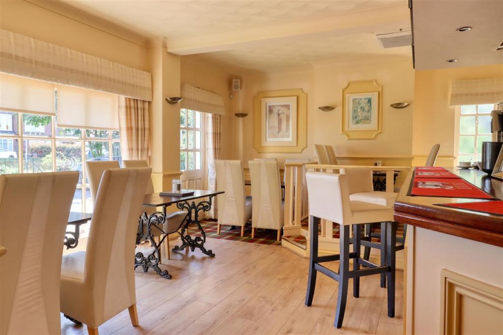 Additional property image - Maffia's, Frinton Road, Holland on Sea