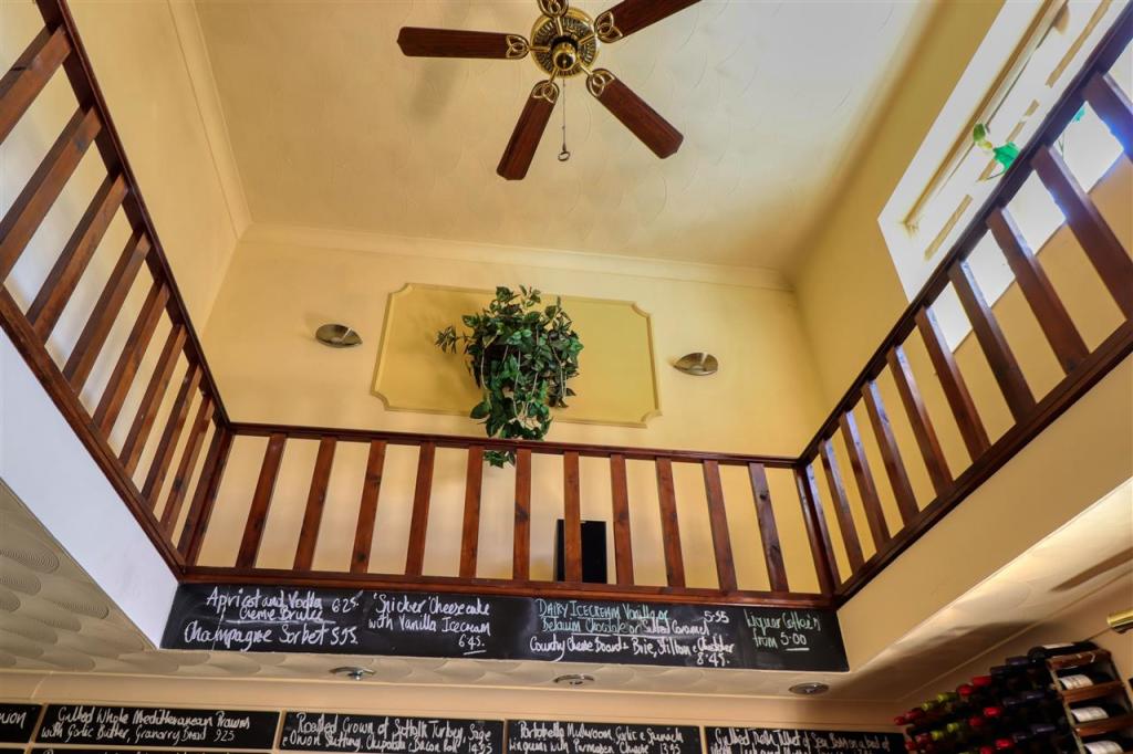 Additional property image - Maffia's, Frinton Road, Holland on Sea