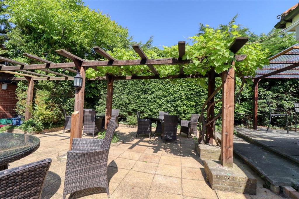 Additional property image - Maffia's, Frinton Road, Holland on Sea