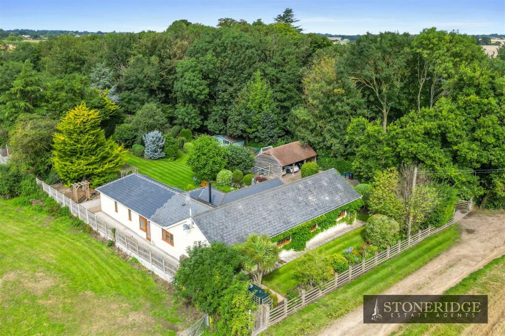 4 bedroom bungalow for sale in Wisteria Cottage, Stones Green Road