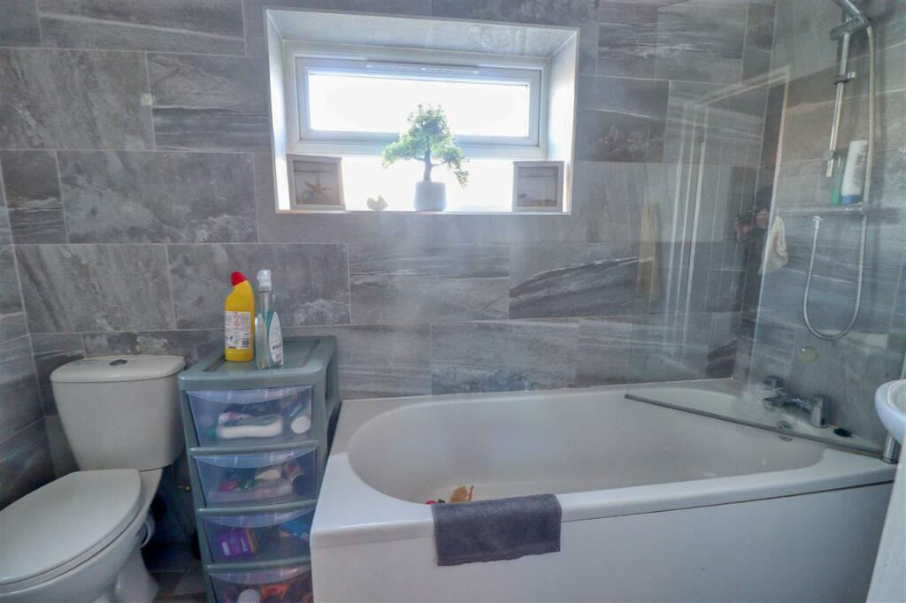 Additional property image - St Johns Road, Great Clacton