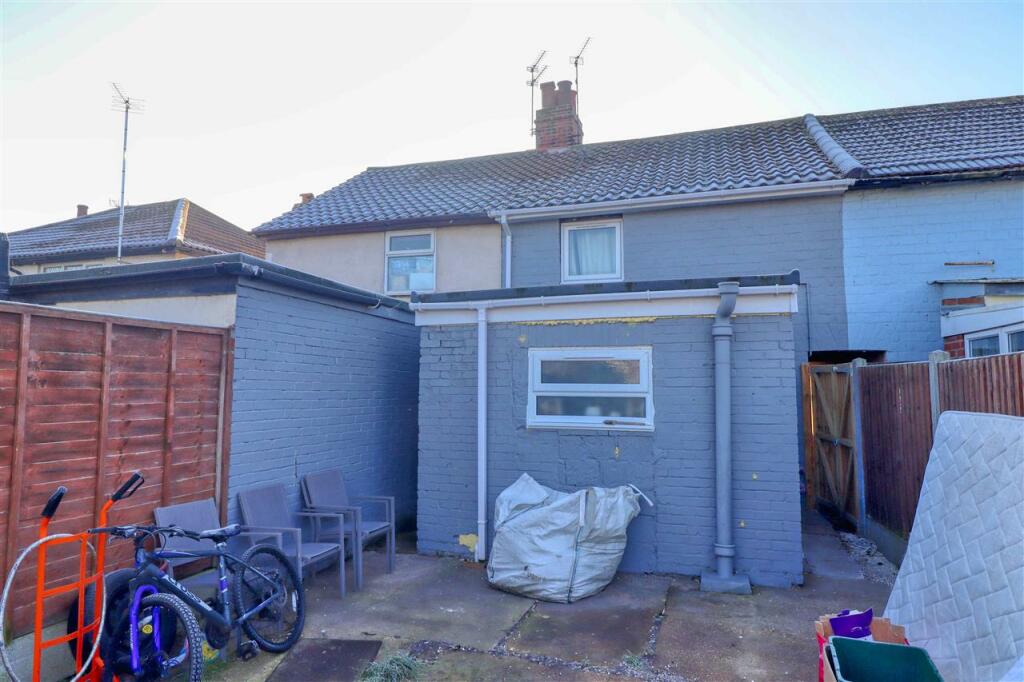 Additional property image - St Johns Road, Great Clacton