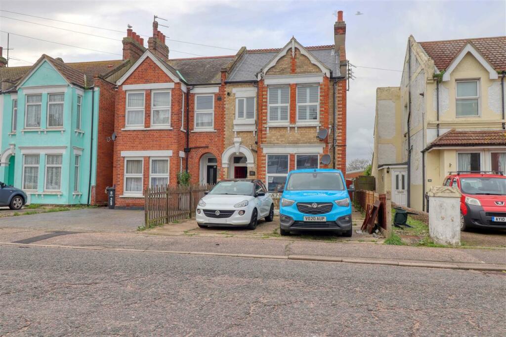 2 bedroom apartment for sale in Ellis Road, Clacton on Sea, CO15