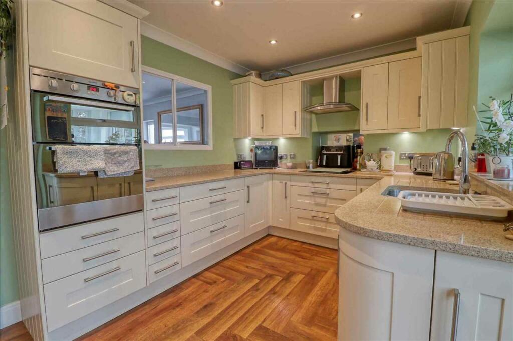 Additional property image - The Esplanade, Holland on Sea