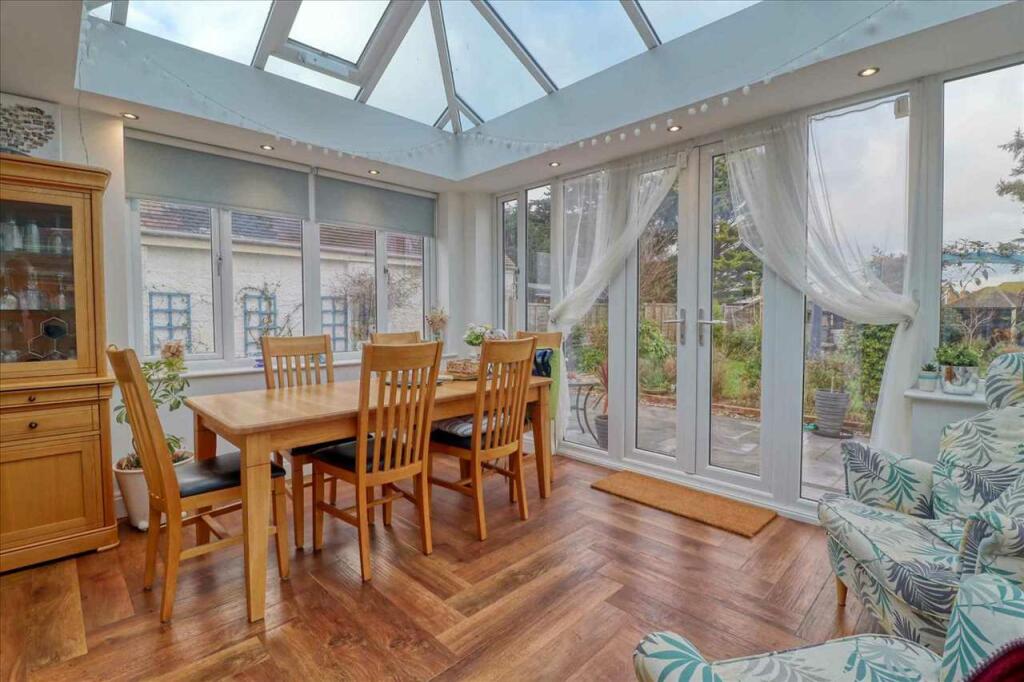 Additional property image - The Esplanade, Holland on Sea