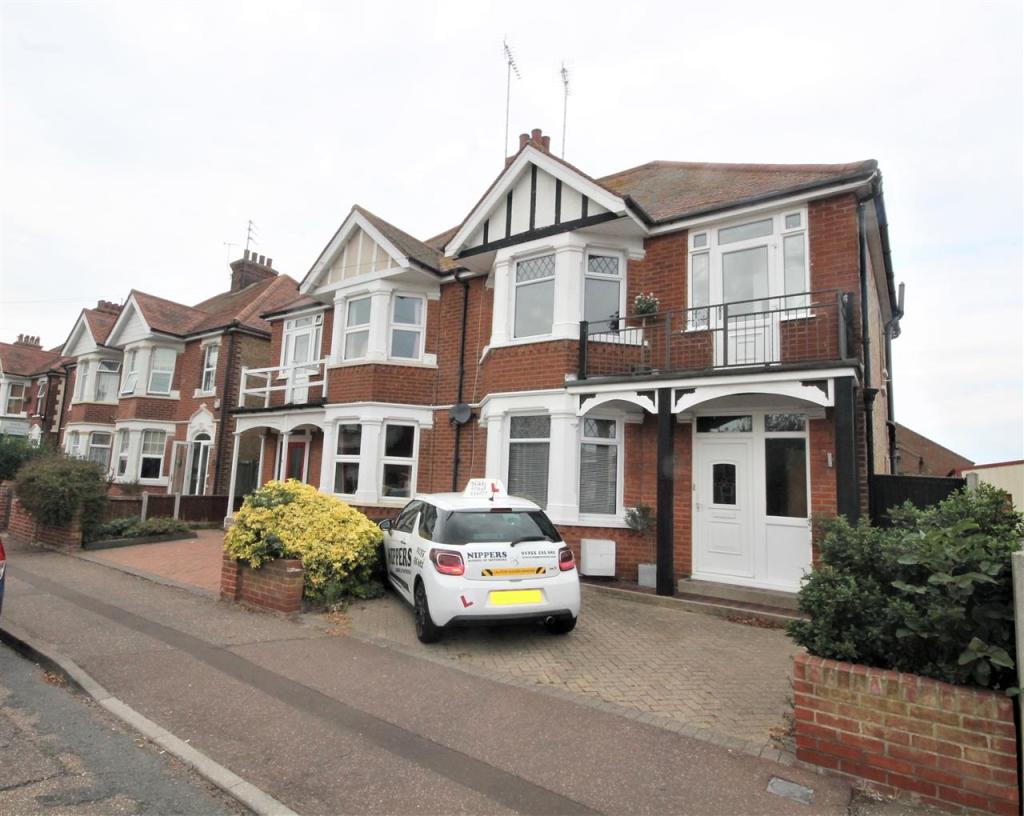 3 bedroom semidetached house for sale in Freeland Road, Clacton on Sea
