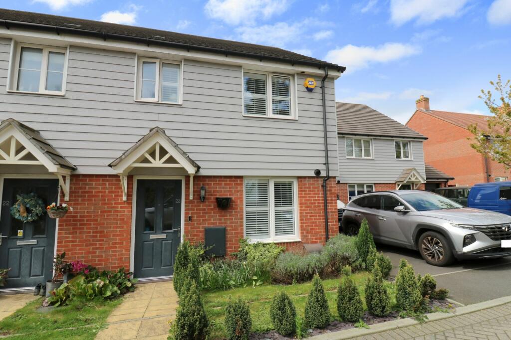 3 bedroom semi-detached house for sale in Bowers Drive, Bursledon, SO31