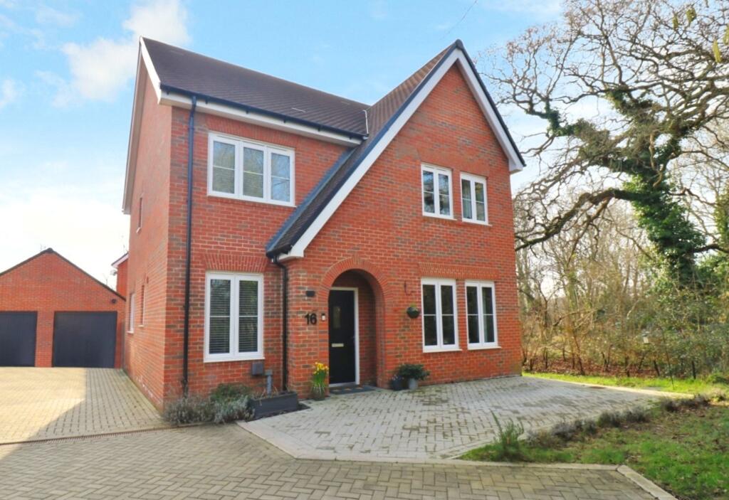 4 bedroom detached house