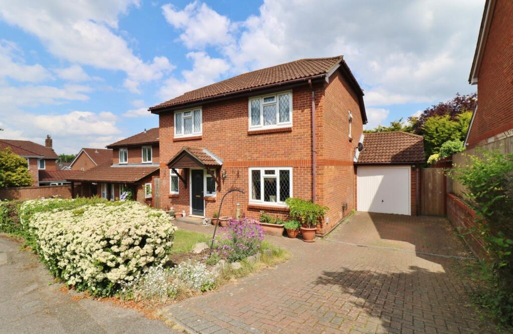 Main image of property: Strawberry Fields, Hedge End, SO30