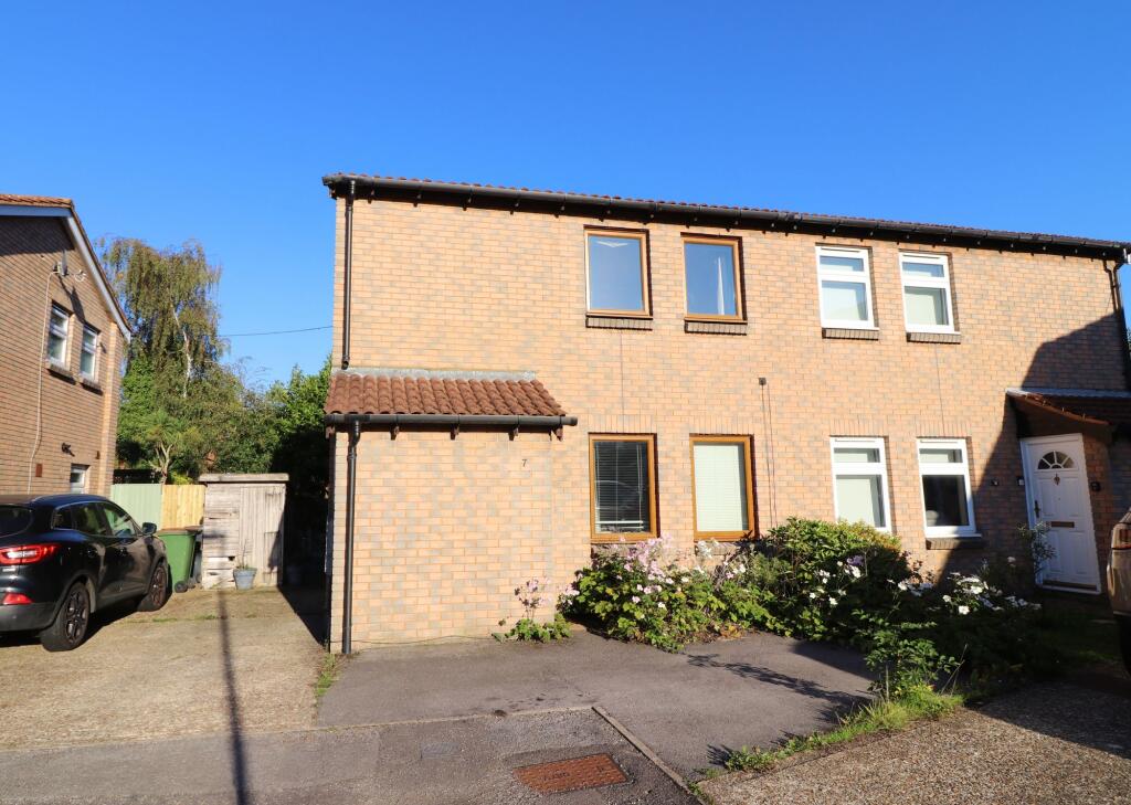 Main image of property: Hawthorn Close, Hedge End, SO30