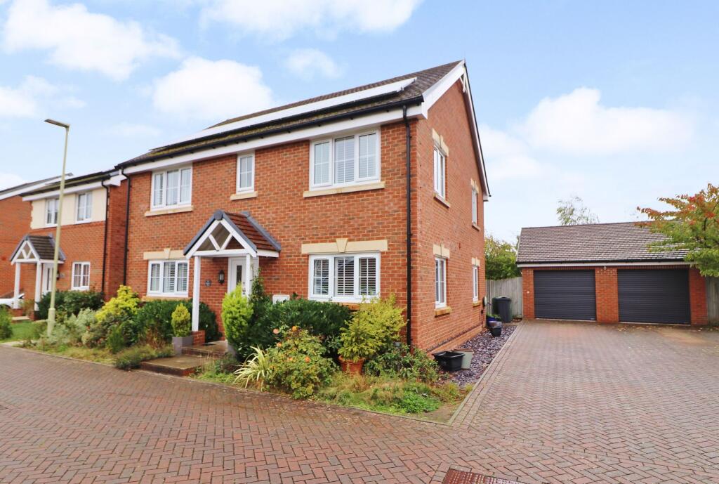 Main image of property: Maidman Place, Hedge End, SO30