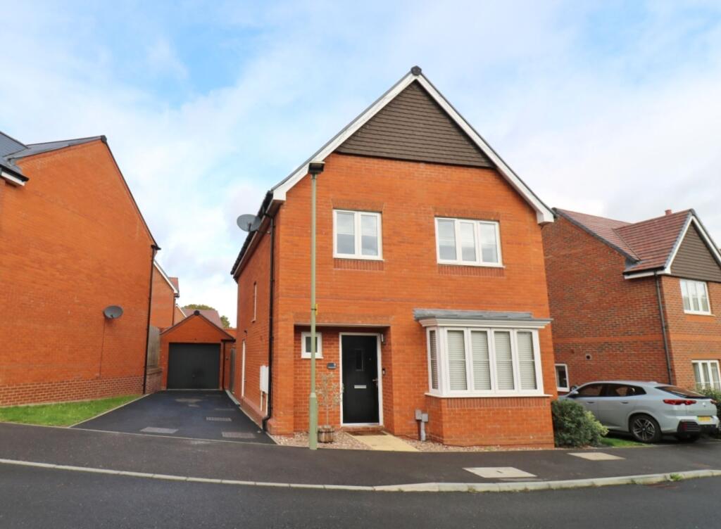Main image of property: St. Andrews Road, Botley, SO32
