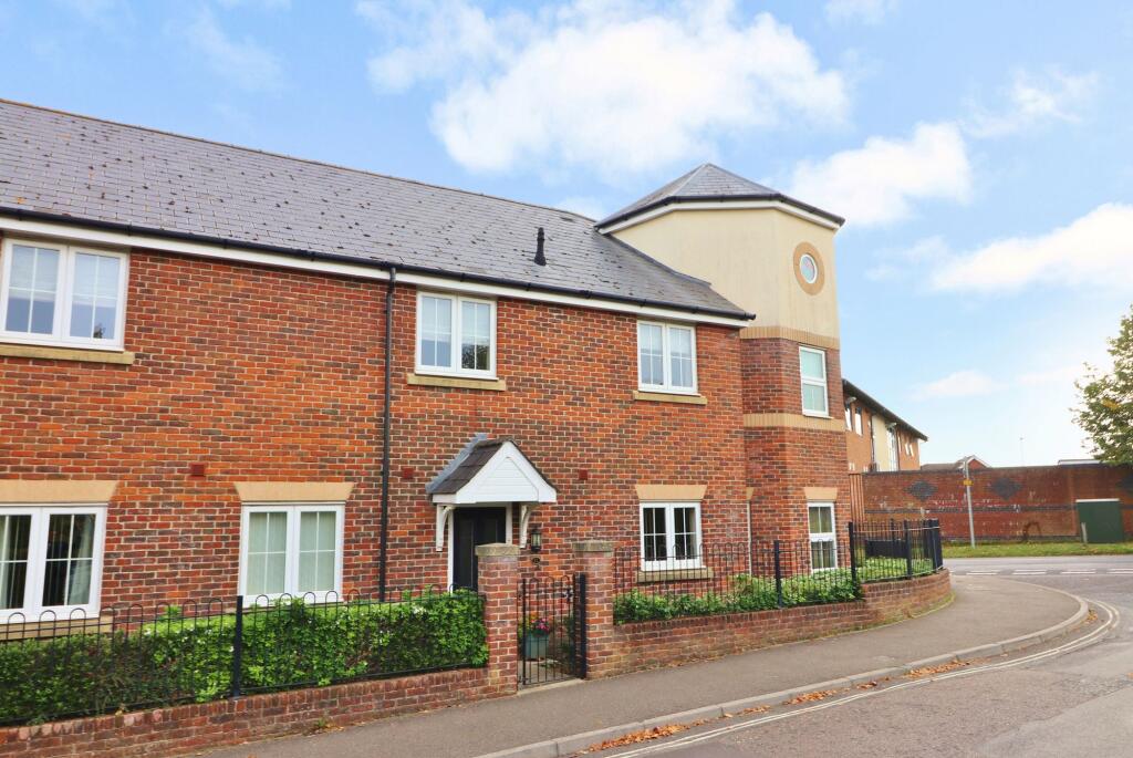 Main image of property: Chapel Drove, Hedge End, SO30