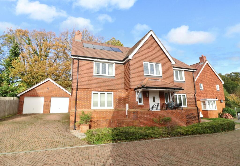 Main image of property: Cleverley Rise, Bursledon, SO31