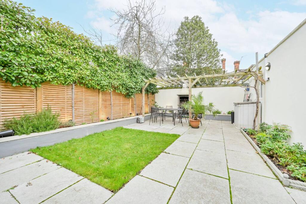 Main image of property: First Avenue, East Acton, London, W3