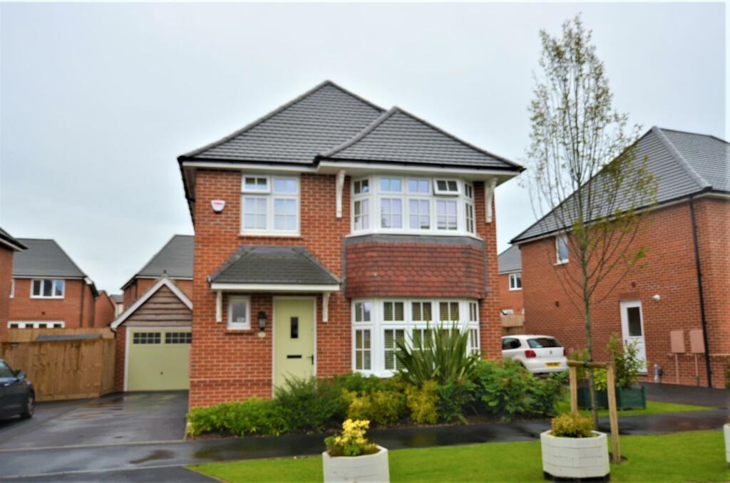 4 bedroom detached house for sale in Samuel Road, Langley Country Park