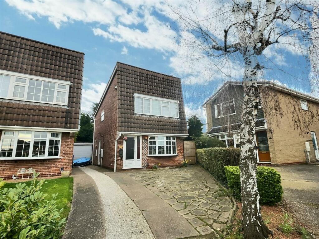 3 bedroom detached house for sale in Romsley Close, Mickleover, Derby, DE3