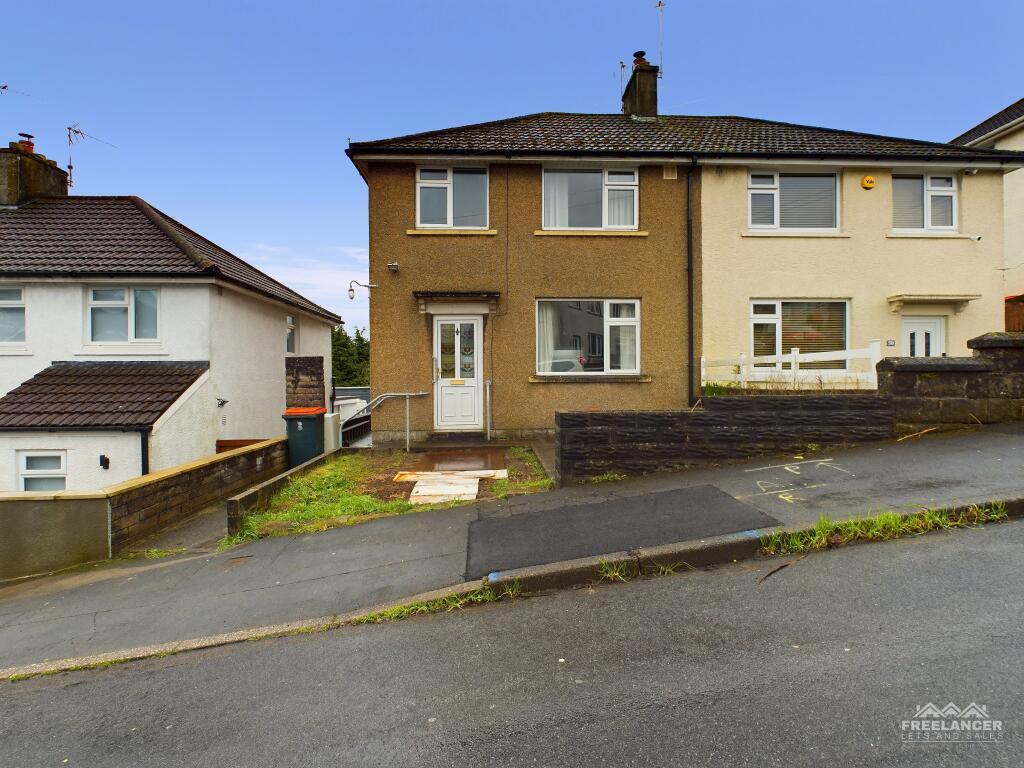 3 bedroom house for sale in Graig Park Circle, Malpas, Newport, NP20