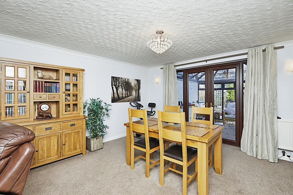 4 bedroom detached house for sale in Shardlow Road, Alvaston, Derby, DE24