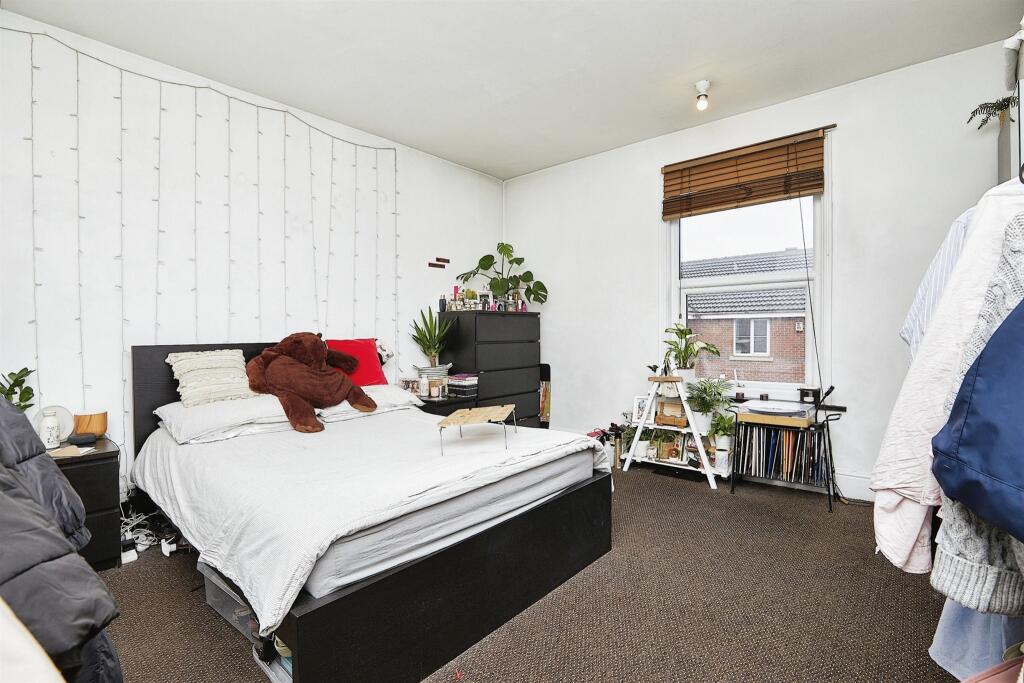 4 bedroom terraced house for sale in Slack Lane, Derby, DE22