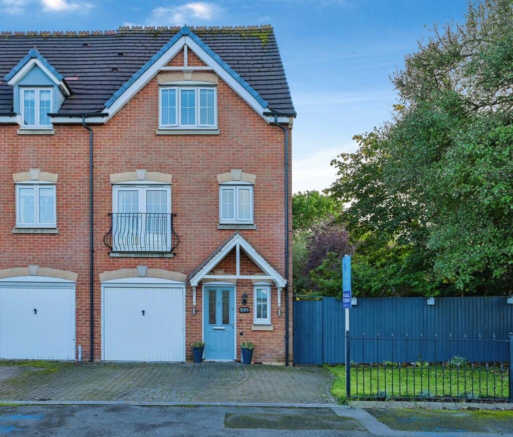 4 bedroom end of terrace house for sale in Windmill Hill Lane, Derby, DE22