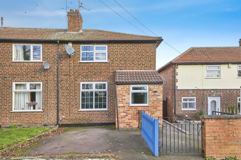 3 bedroom end of terrace house for sale in Cumberland Avenue