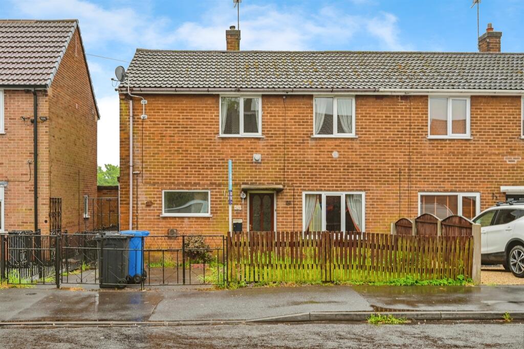 3 bedroom semidetached house for sale in Copes Way, Chaddesden, Derby