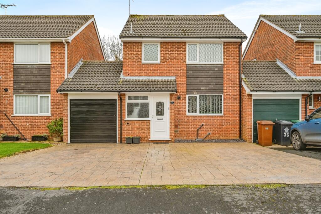 3 bedroom link detached house