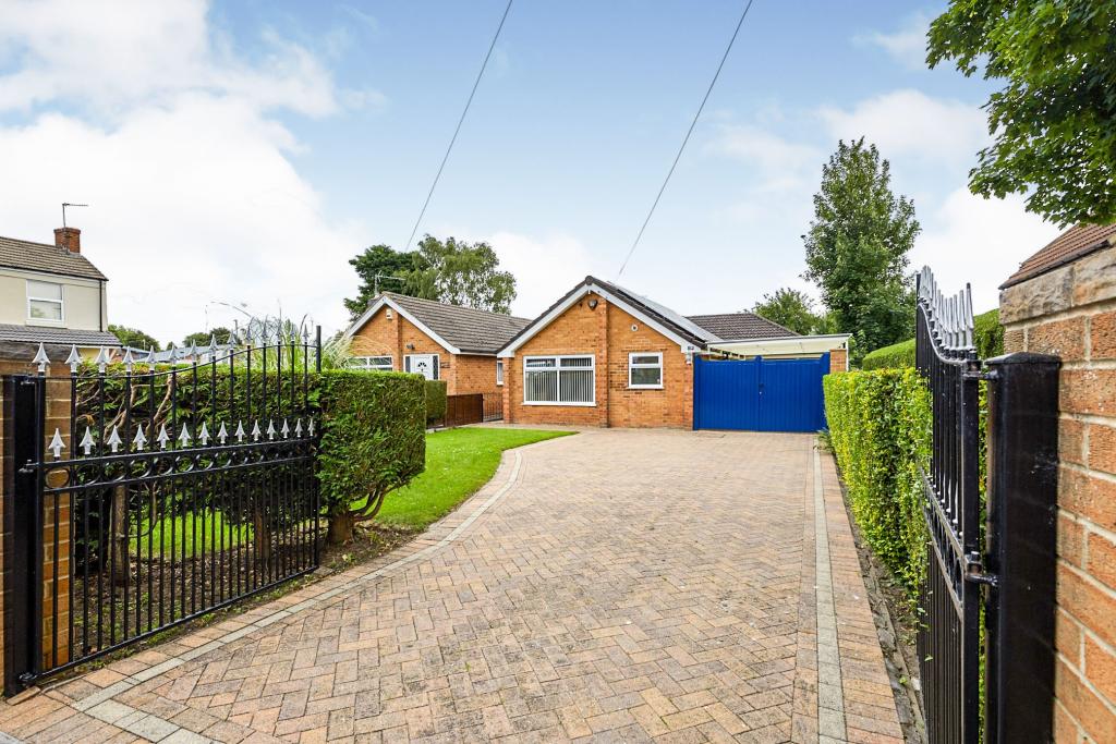 2 bedroom detached bungalow for sale in Station Road, Chellaston, Derby, DE73