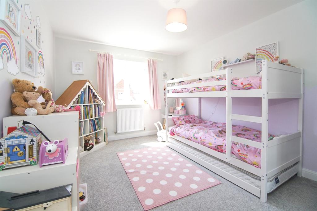 4 bedroom detached house for sale in Elmlands Close, AstonOnTrent