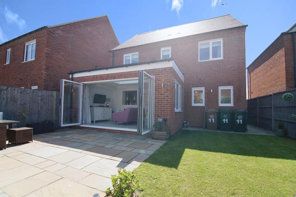4 bedroom detached house for sale in Elmlands Close, AstonOnTrent