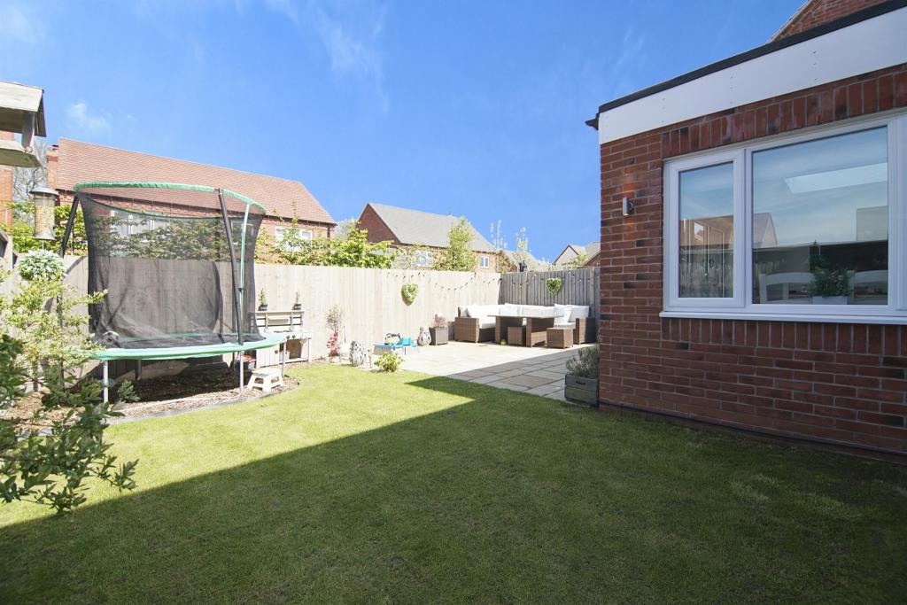 4 bedroom detached house for sale in Elmlands Close, AstonOnTrent