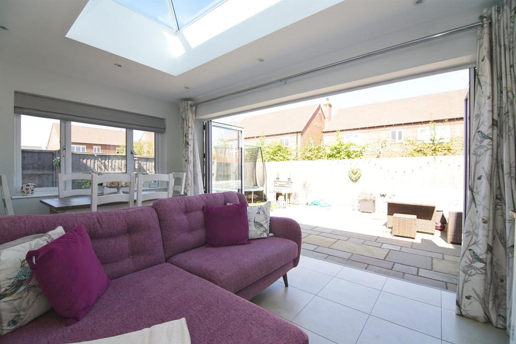 4 bedroom detached house for sale in Elmlands Close, AstonOnTrent