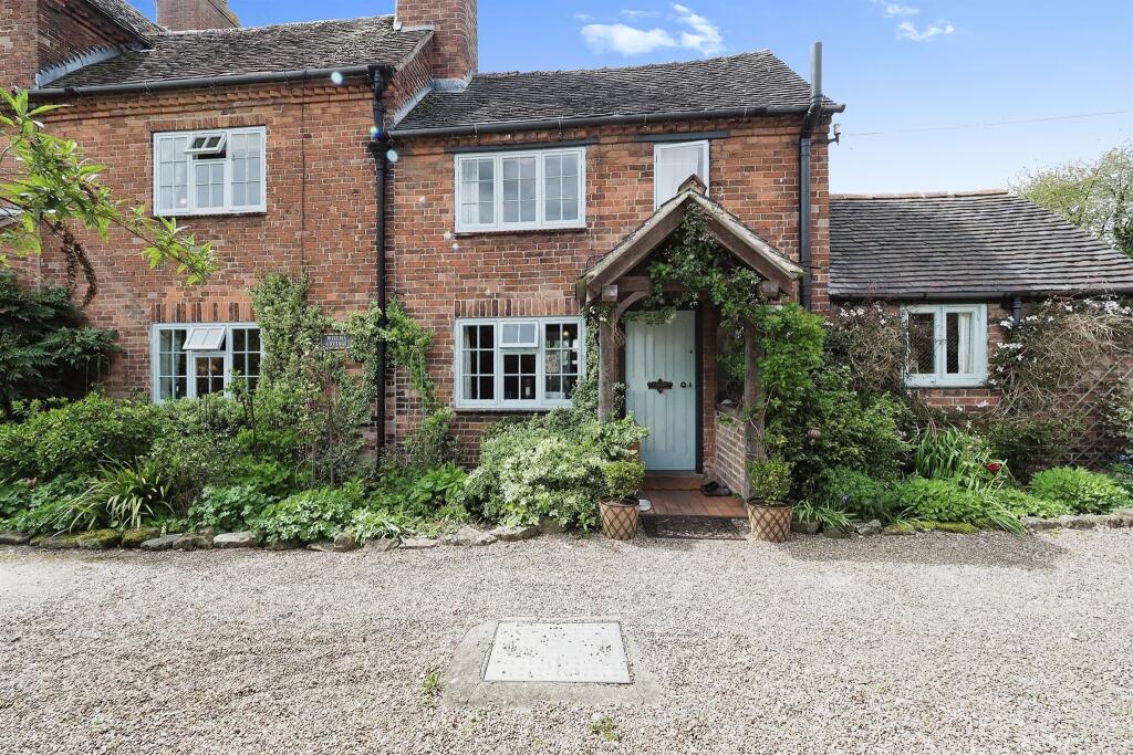 3 bedroom character property for sale in Main Street, Ticknall, Derby, DE73