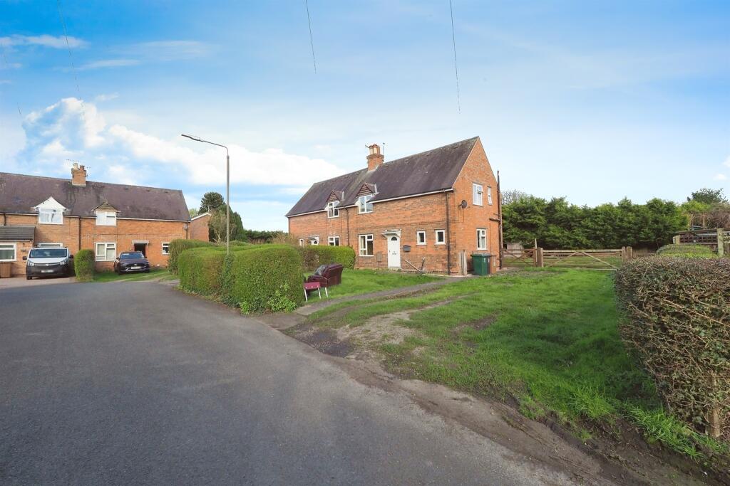 3 bedroom semidetached house for sale in Weston Road, AstonOnTrent