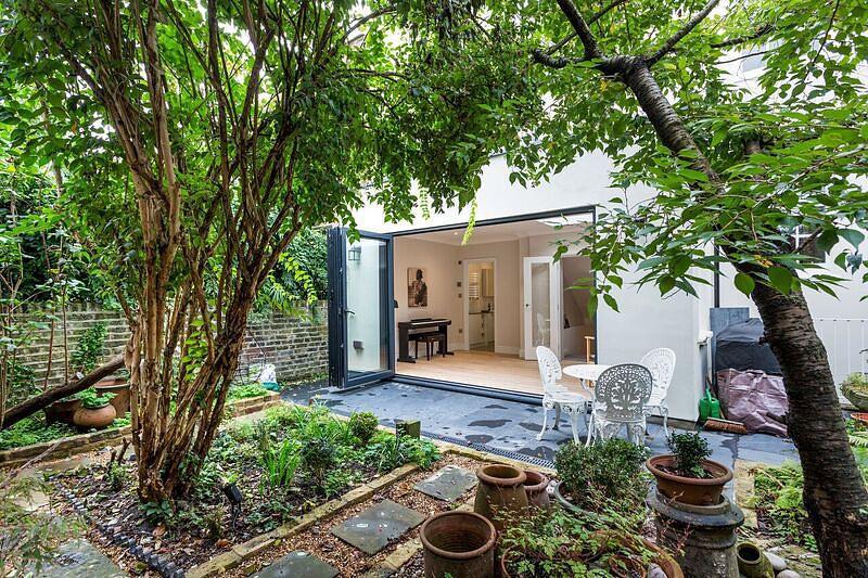 Main image of property: Barnsbury Square, Islington, London, N1