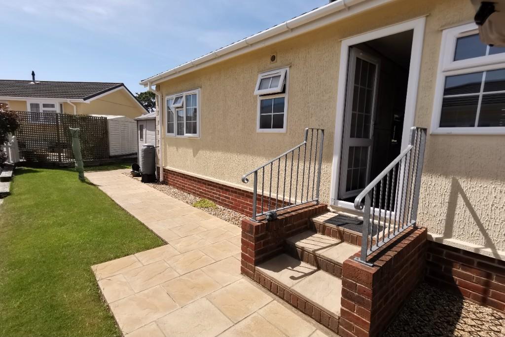 2 bedroom detached bungalow for sale in Oak Tree Lane, Eastbourne, East