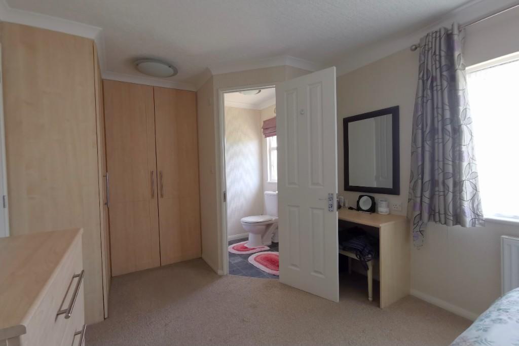 2 bedroom detached bungalow for sale in Oak Tree Lane, Eastbourne, East