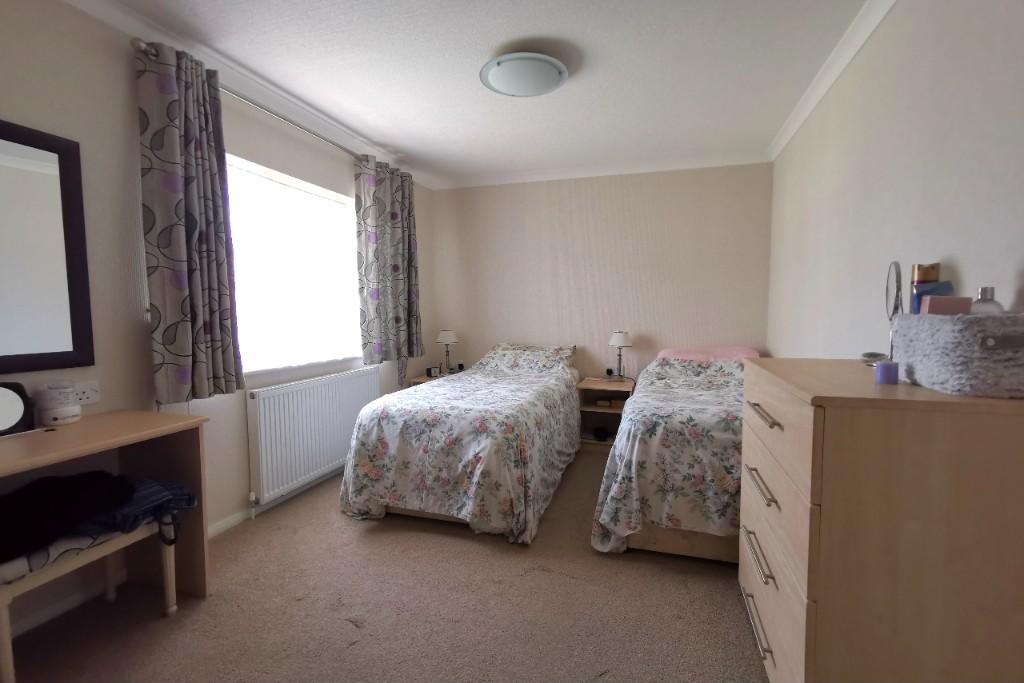 2 bedroom detached bungalow for sale in Oak Tree Lane, Eastbourne, East