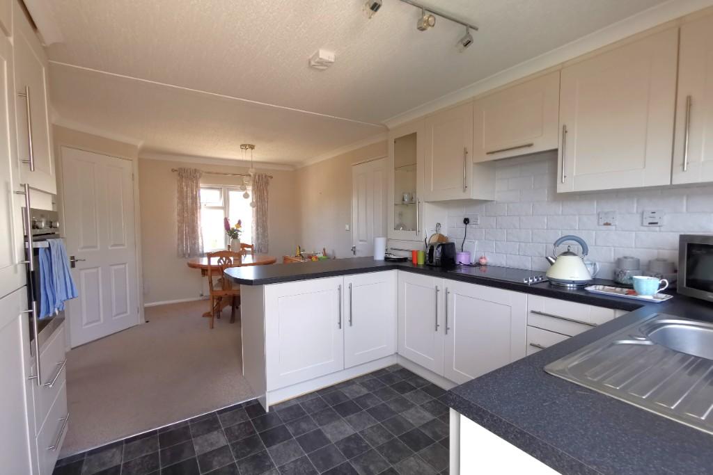 2 bedroom detached bungalow for sale in Oak Tree Lane, Eastbourne, East